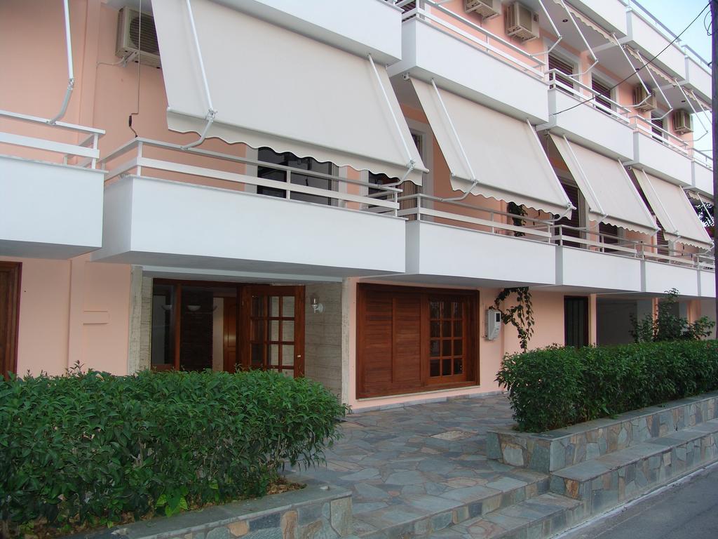 Kochili Apartments Néos Pírgos Esterno foto