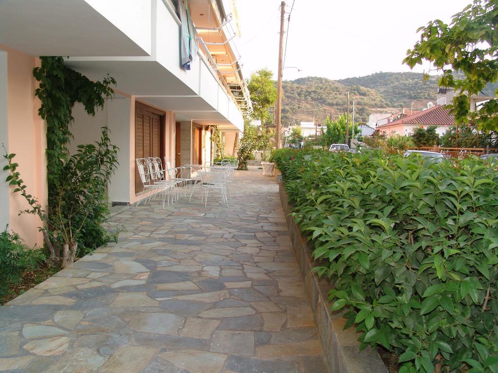 Kochili Apartments Néos Pírgos Esterno foto